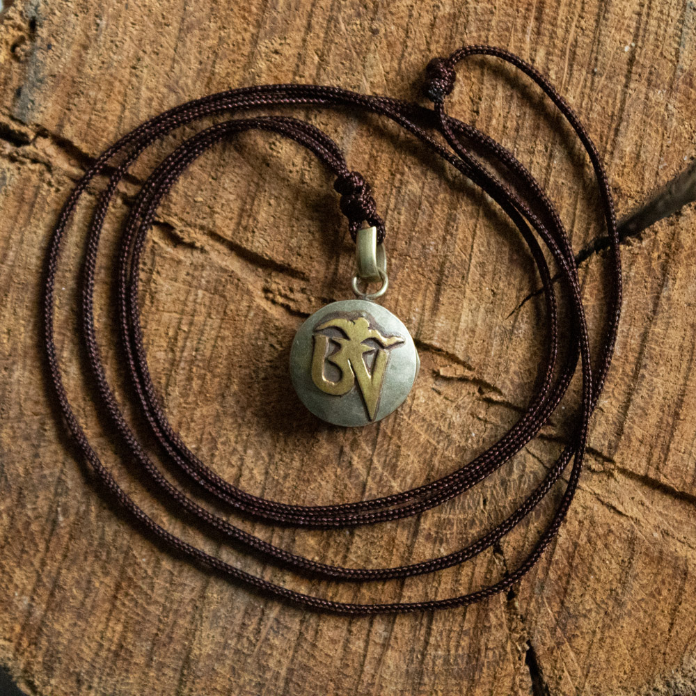 naszyjnik tybetański, amulet om