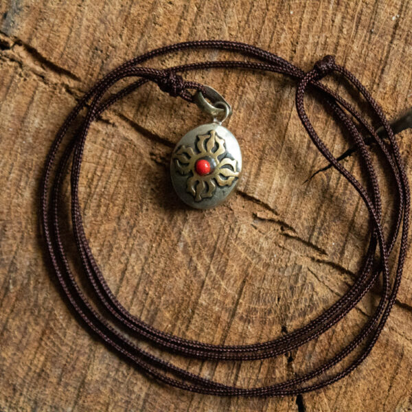 naszyjnik tybetański, amulet podwójna wadżra