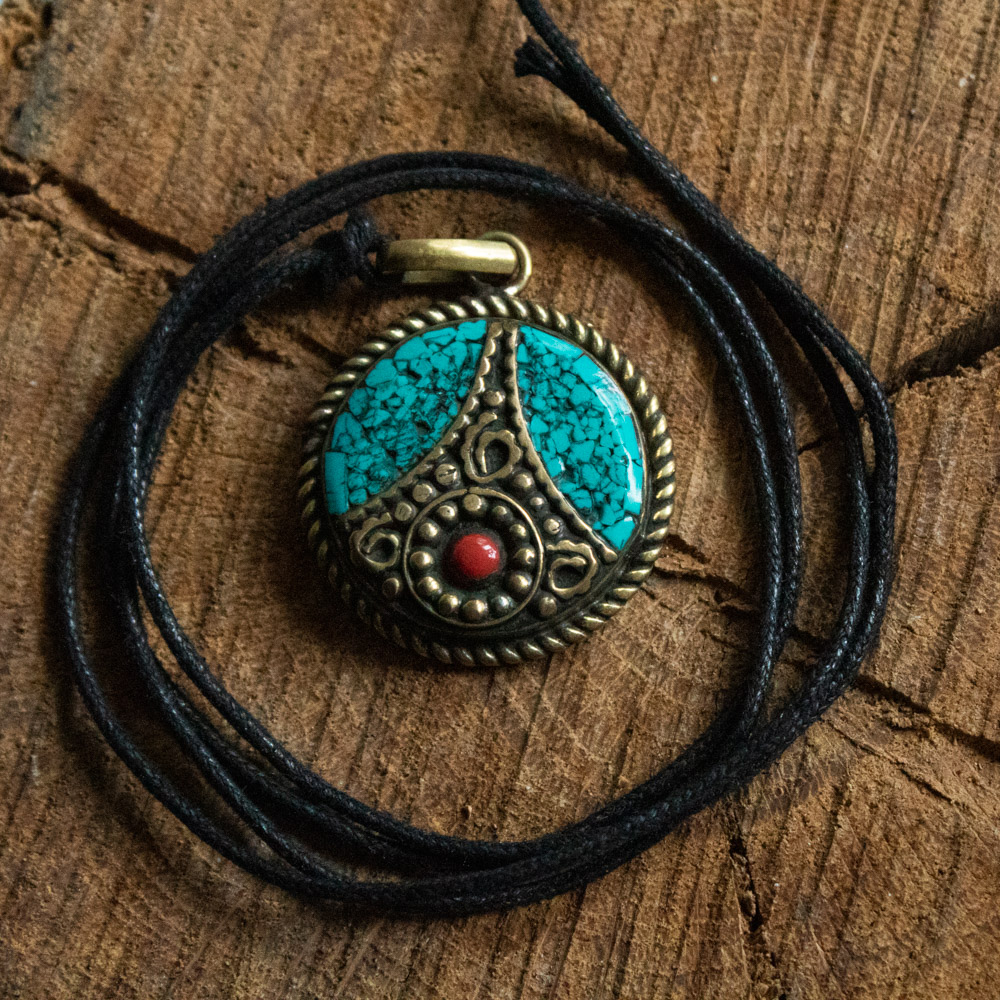 amulet yoni orientalny z turkusem i koralem