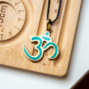 Amulet Sylaba Om Turkusowy