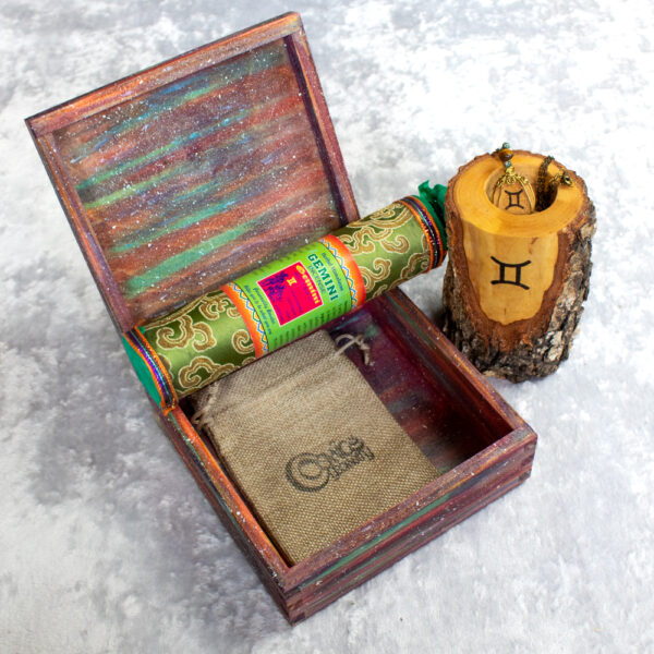 Zodiakalne Bliźnięta Zestaw Urodzinowy: pudełko z kołem zodiaku, tybetańskie kadzidło naturalne Gemini, naszyjnik dla bliźniąt z kamieniami naturalnymi i świecznik drewniany