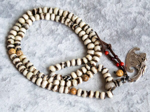 108 koralików mali buddyjskiej z kości jaka i jaspisu obrazkowego z zakrzywionym nożem Dakini i tybetańskim koralikiem Dzi w sklepie z biżuterią buddyjską i amuletami