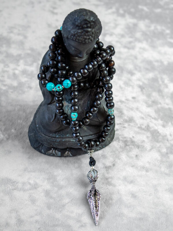 Mala buddyjska Phurba z Czarnych Kości Jaka z koralikami w kształcie czaszki z howlitu turkusowego do tybetańskich rytuałów tantrycznych, naszyjnik dla mężczyzny na figurce Buddy