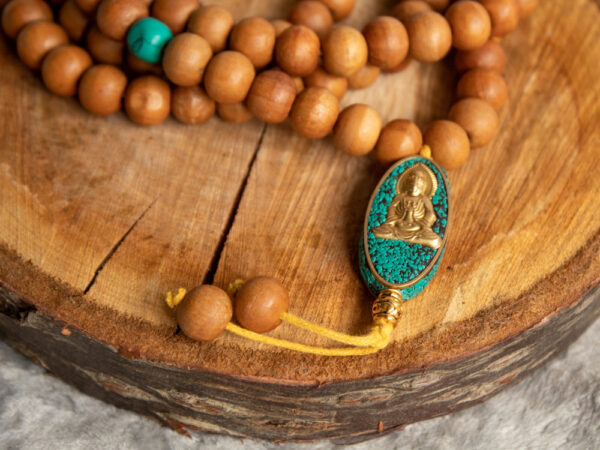 drewniana mala budda z turkusowym turkmenitem z tybetańskim wisiorkiem złoty budda, sklep z biżuterią buddyjską