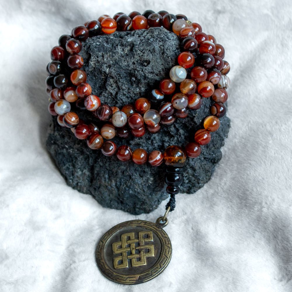 mala buddyjska agat bursztyn z talizmanem z symbolem węzeł nieskończoności, 108 koralików z kamieni naturalnych, sklep
