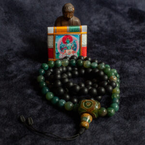 Read more about the article Mala buddyjska z perspektywy tradycji tybetańskiej