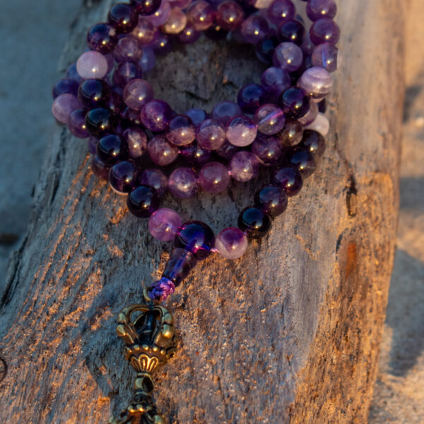 mala buddyjska z naturalnego ametystu 108 koralików modlitewnych medytacja tantra buddyzm joga