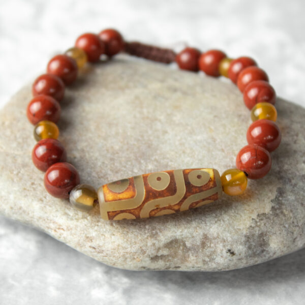 bransoletka z czerwonego jaspisu z agatem tybetańskim na sznurku, bransoletka z kamieni naturalnych ochronna