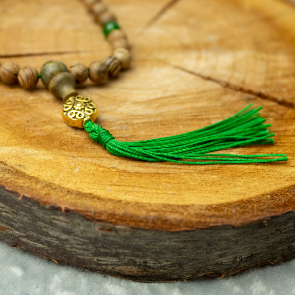mala buddyjska drewniana z jadeitem zielonym i chwostem koraliki 6 mm