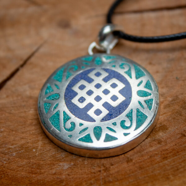 amulet tybetański z węzłem nieskończoności turkus