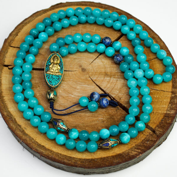 Niebieska mala buddyjska z jadeitem i lapis lazuli i talizmanem tybetańskim z buddą, 108 koralików modlitewnych