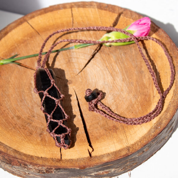 Talizman z tybetańskim kwarcem dymnym na brązowym sznurku z zapięciem na guzik z drewna kokosowego, ochronny amulet oczyszczający męski