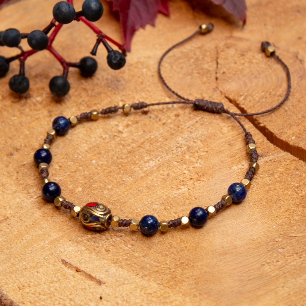 Bransoletka sznurkowa Lapis Lazuli z koralikiem nepalskim i mosiężnymi przekładkami męska lub damska