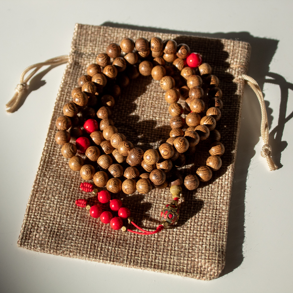 Mala buddyjska drewniana Czerwony Jadeit, naszyjnik 108 koralików