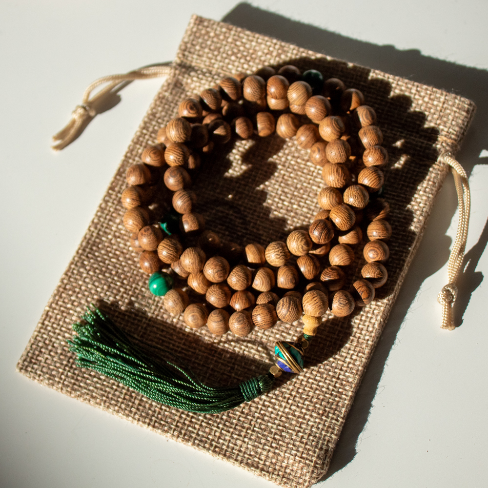 Mala buddyjska drewniana Malachit, koraliki mala 108 z zielonym chwostem i koralikiem nepalskim