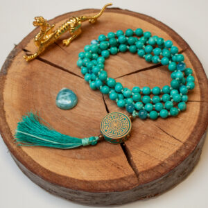 Mala buddyjska Turkus, Larimar 6 mm z Amuletem „Komunikacja Serca”